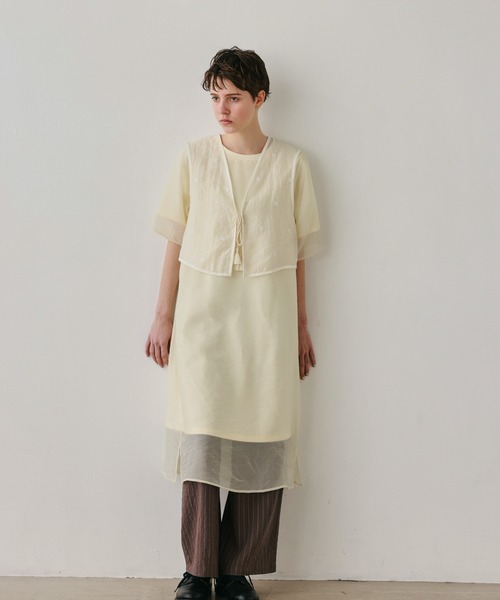 Kelen(ケレン)の「「KELEN / ケレン」シアー刺繍 ベスト(シャツ/ブラウス・レディース・チャコールグレー/ブラック/ライトグレー系/アイボリー・FREE)」の9枚目の写真