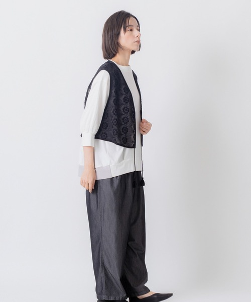 Kelen(ケレン)の「「KELEN / ケレン」シアー刺繍 ベスト(シャツ/ブラウス・レディース・チャコールグレー/ブラック/ライトグレー系/アイボリー・FREE)」の14枚目の写真