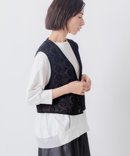 Kelen(ケレン)の「「KELEN / ケレン」シアー刺繍 ベスト(シャツ/ブラウス・レディース・チャコールグレー/ブラック/ライトグレー系/アイボリー・FREE)」の15枚目の写真