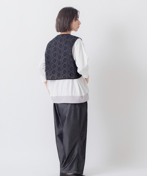 Kelen(ケレン)の「「KELEN / ケレン」シアー刺繍 ベスト(シャツ/ブラウス・レディース・チャコールグレー/ブラック/ライトグレー系/アイボリー・FREE)」の16枚目の写真