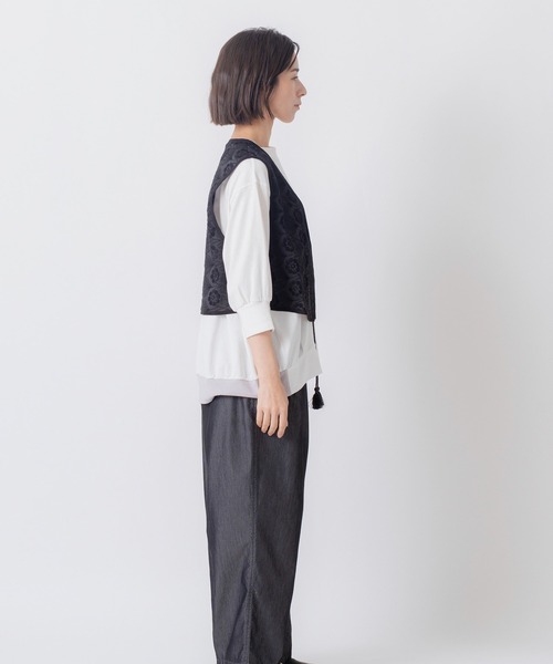 Kelen(ケレン)の「「KELEN / ケレン」シアー刺繍 ベスト(シャツ/ブラウス・レディース・チャコールグレー/ブラック/ライトグレー系/アイボリー・FREE)」の19枚目の写真
