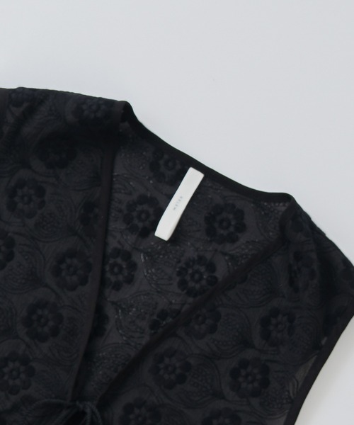 Kelen(ケレン)の「「KELEN / ケレン」シアー刺繍 ベスト(シャツ/ブラウス・レディース・チャコールグレー/ブラック/ライトグレー系/アイボリー・FREE)」の21枚目の写真