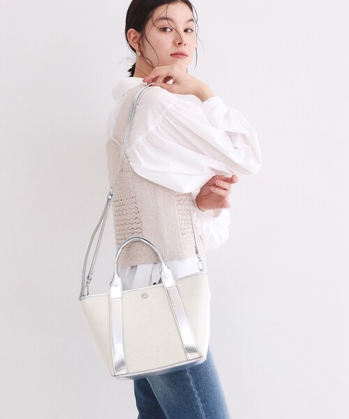 OPAQUE.CLIP（オペークドットクリップ）の「【2WAY】キャンバス×合皮コンビミドルトート（トートバッグ・レディース・ブラック/ブラウン系その他/シルバー・00）」の7枚目の写真