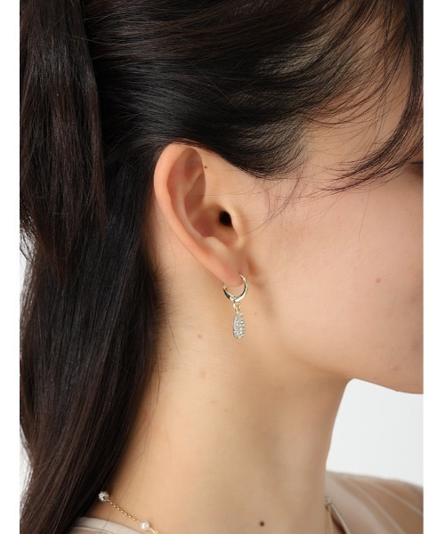 Edit Sheen（エディットシーン）の「パヴェドロップミニフープピアス（ピアス（両耳用）・レディース・ゴールド・FREE）」の3枚目の写真