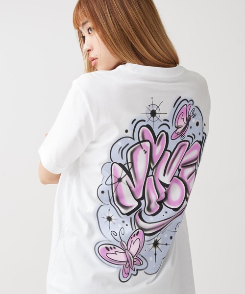 NIKE(ナイキ)の「ナイキ スポーツウェア クラシック ウィメンズ オーバーサイズド Tシャツ / Nike Sportswear Classic Women's Oversized T-Shirt IH7605-100 White(Tシャツ/カットソー・レディース・ホワイト・L/M/S/XL/XS)」の3枚目の写真