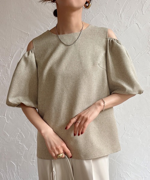 junoah（ジュノア）の「リネンライクオープンショルダーブラウス（シャツ/ブラウス・レディース・ベージュ/ライトブラウン/ブラック・SMALL/LARGE/MEDIUM）」の8枚目の写真