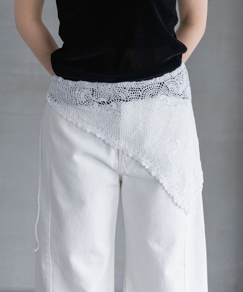 A part by（アパートバイ）の「クロシェトライアングルスカーフ（ストール/ショール・レディース・オフホワイト/ブラック・FREE）」の4枚目の写真