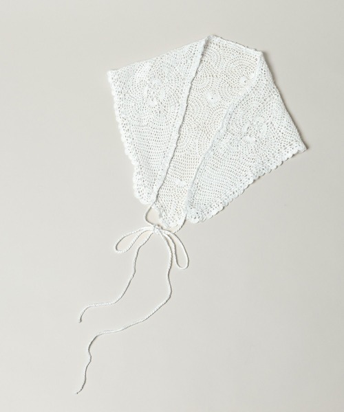 A part by（アパートバイ）の「クロシェトライアングルスカーフ（ストール/ショール・レディース・オフホワイト/ブラック・FREE）」の16枚目の写真