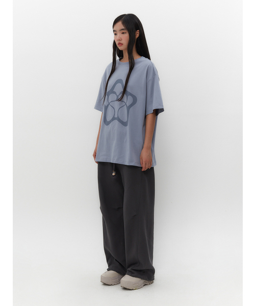 TUOMIO（トゥオミオ）の「STAR GRAPHIC OVERSIZED T-SHIRT [BABY BLUE]（Tシャツ/カットソー・レディース・その他・2/1）」の3枚目の写真