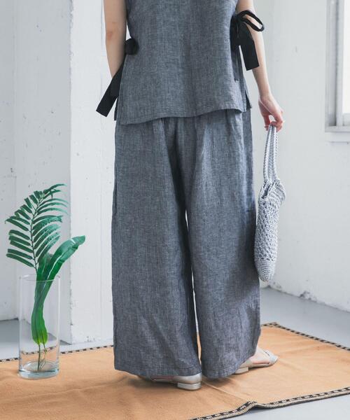 URBAN RESEARCH DOORS（アーバンリサーチドアーズ）の「ヘリンボーンリネンワイドギャザーパンツ（その他パンツ・レディース・グレー系その他・MEDIUM/SMALL）」の4枚目の写真