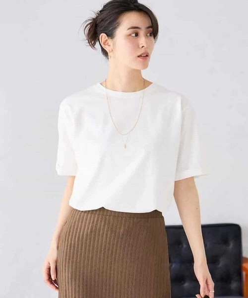a.v.v(アーヴェヴェ)の「【接触冷感/UVカット/コットン100%/WEB限定】ロールアップハーフスリーブTシャツ(Tシャツ/カットソー・レディース・ミント/ネイビー/アイボリー/ブラック/ホワイト/クリーム/ブルー・36/38/40/42)」の2枚目の写真