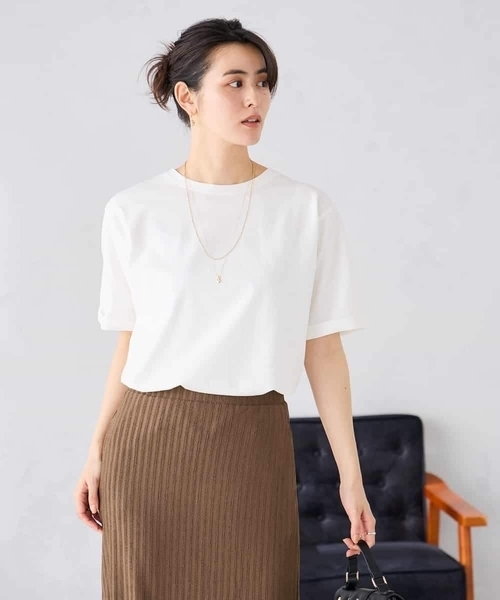 a.v.v(アーヴェヴェ)の「【接触冷感/UVカット/コットン100%/WEB限定】ロールアップハーフスリーブTシャツ(Tシャツ/カットソー・レディース・ミント/ネイビー/アイボリー/ブラック/ホワイト/クリーム/ブルー・36/38/40/42)」の11枚目の写真