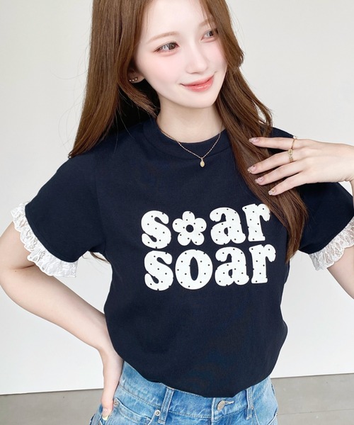 moment+(モーメントプラス)の「ドットロゴプリント袖口レースフリル半袖Tシャツ(Tシャツ/カットソー・レディース・オートミール/ネイビー/ブラック/ピンク/オフホワイト/イエロー・M)」の4枚目の写真