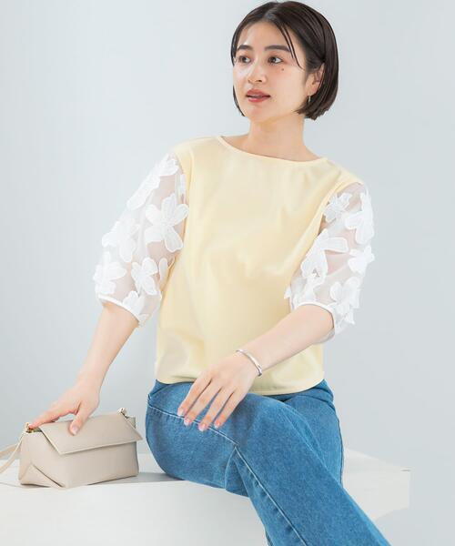 URBAN RESEARCH ROSSO WOMEN(アーバンリサーチ ロッソ)の「『WEB/一部店舗限定』フラワードッキングカットソー(Tシャツ/カットソー・レディース・イエロー/ホワイト/ブラック/グレー・FREE)」の1枚目の写真