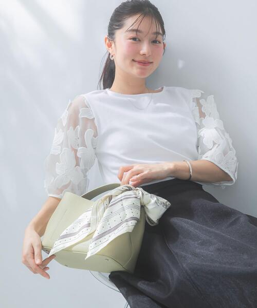 URBAN RESEARCH ROSSO WOMEN(アーバンリサーチ ロッソ)の「『WEB/一部店舗限定』フラワードッキングカットソー(Tシャツ/カットソー・レディース・イエロー/ホワイト/ブラック/グレー・FREE)」の5枚目の写真