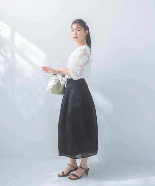URBAN RESEARCH ROSSO WOMEN(アーバンリサーチ ロッソ)の「『WEB/一部店舗限定』フラワードッキングカットソー(Tシャツ/カットソー・レディース・イエロー/ホワイト/ブラック/グレー・FREE)」の13枚目の写真