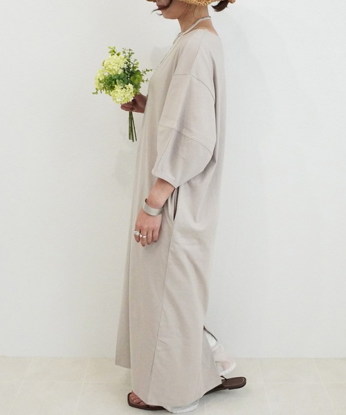 SELECT LEVERY(セレクトリベリー)の「天竺ポケット付き楽ちんロングワンピース(ワンピース・レディース・チャコール/グレイッシュベージュ/ブラック・FREE)」の9枚目の写真