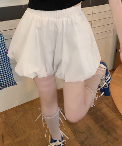 Vipoa(ヴィポア)の「バルーンデザインショートパンツ(その他パンツ・レディース・ブラック/ホワイト・FREE)」の3枚目の写真