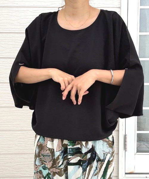 Q（キュー）の「エアリーラウンドブラウス（シャツ/ブラウス・レディース・レッド/アイボリー/ブラック・MEDIUM）」の18枚目の写真
