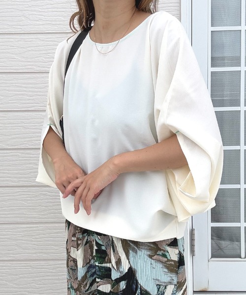 Q（キュー）の「エアリーラウンドブラウス（シャツ/ブラウス・レディース・レッド/アイボリー/ブラック・MEDIUM）」の15枚目の写真