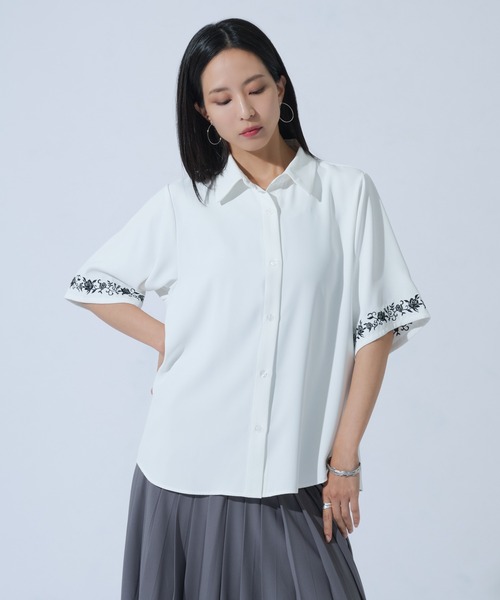 Ellno de Mavie(エルノデメヴィ)の「ハトメホソベルトツキローズ刺繍シャツ(シャツ/ブラウス・レディース・ブラック/オフホワイト/ブルーグレー・FREE)」の9枚目の写真