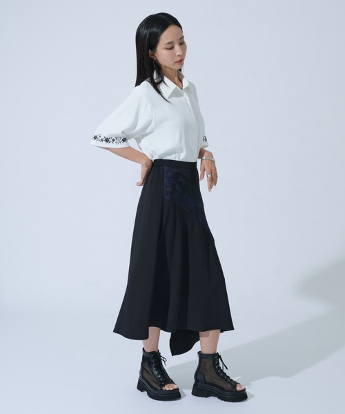 Ellno de Mavie(エルノデメヴィ)の「ハトメホソベルトツキローズ刺繍シャツ(シャツ/ブラウス・レディース・ブラック/オフホワイト/ブルーグレー・FREE)」の18枚目の写真