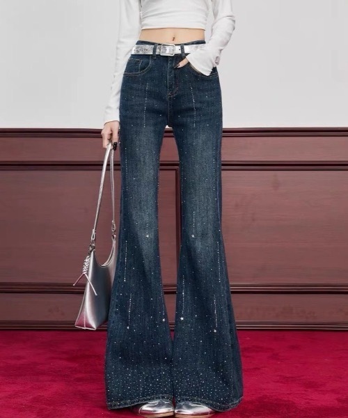 FUNdaysion（ファンデイション）の「ラインストーンフレアデニムパンツ（デニムパンツ・レディース・ブルー・M/S/L）」の4枚目の写真