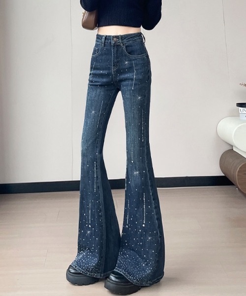 FUNdaysion（ファンデイション）の「ラインストーンフレアデニムパンツ（デニムパンツ・レディース・ブルー・M/S/L）」の13枚目の写真