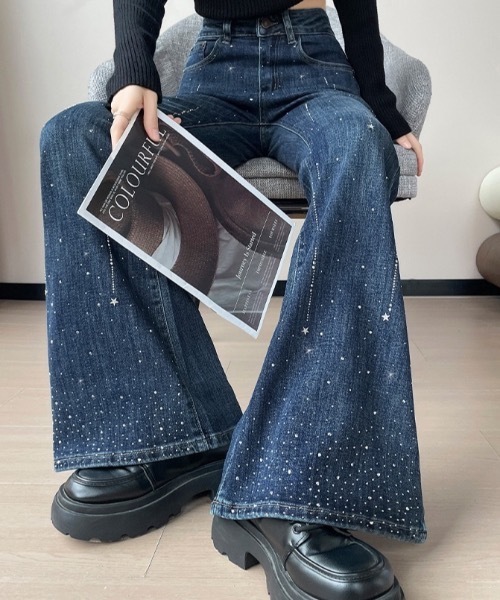 FUNdaysion（ファンデイション）の「ラインストーンフレアデニムパンツ（デニムパンツ・レディース・ブルー・M/S/L）」の2枚目の写真