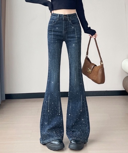 FUNdaysion（ファンデイション）の「ラインストーンフレアデニムパンツ（デニムパンツ・レディース・ブルー・M/S/L）」の3枚目の写真