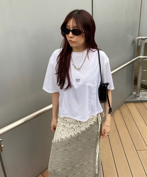 Ameri(アメリ)の「BACK OPEN SHINE TEE(Tシャツ/カットソー・レディース・ブラック/アイボリー・FREE)」の7枚目の写真