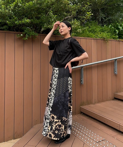 Ameri(アメリ)の「BACK OPEN SHINE TEE(Tシャツ/カットソー・レディース・ブラック/アイボリー・FREE)」の9枚目の写真