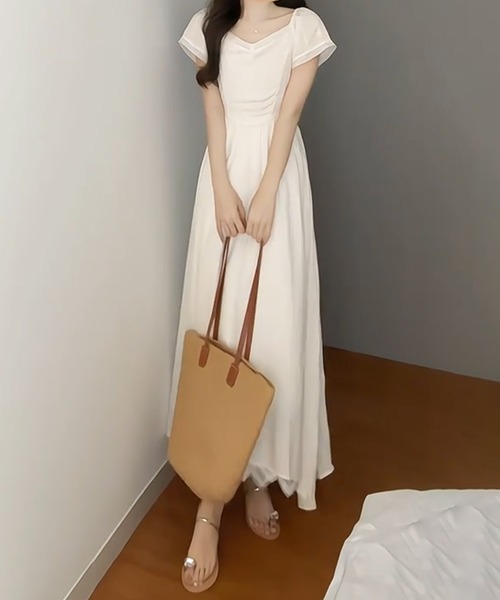 LUCPY(ラクピー)の「フレアスリーブワンピース(ワンピース・レディース・ホワイト・X-LARGE/LARGE/MEDIUM/SMALL)」の4枚目の写真