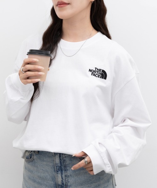 THE NORTH FACE(ザノースフェイス)の「THE NORTH FACE(ザ・ノースフェイス)/ESSENTIAL L/S R/TEE(Tシャツ/カットソー・レディース・ホワイト系その他/ブラック系その他・M/L/XL)」の2枚目の写真