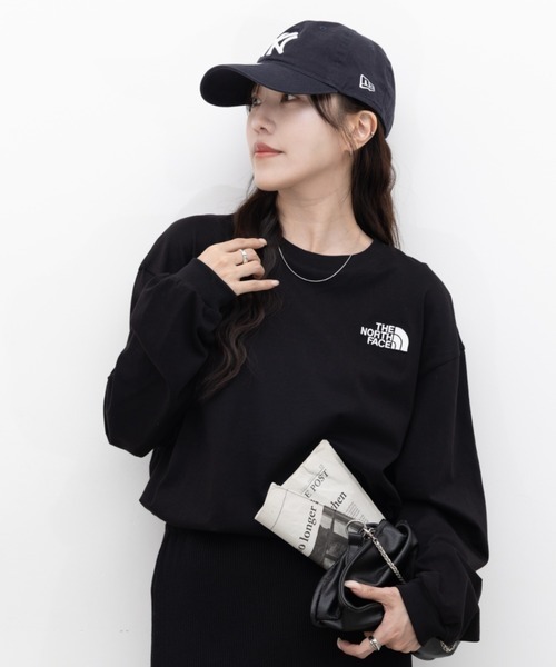 THE NORTH FACE(ザノースフェイス)の「THE NORTH FACE(ザ・ノースフェイス)/ESSENTIAL L/S R/TEE(Tシャツ/カットソー・レディース・ホワイト系その他/ブラック系その他・M/L/XL)」の22枚目の写真