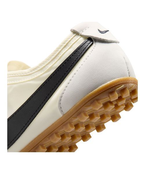 NIKE（ナイキ）の「【NIKE】W MOON SHOE OG（スニーカー・レディース・オフホワイト・24/25.5/24.5/23.5/23/25）」の6枚目の写真