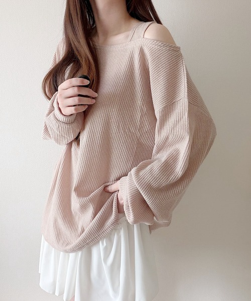 Nana(ナナ)の「アシンメトリーショルダーリブプルオーバー(Tシャツ/カットソー・レディース・アイボリー/ダークベージュ・FREE)」の19枚目の写真