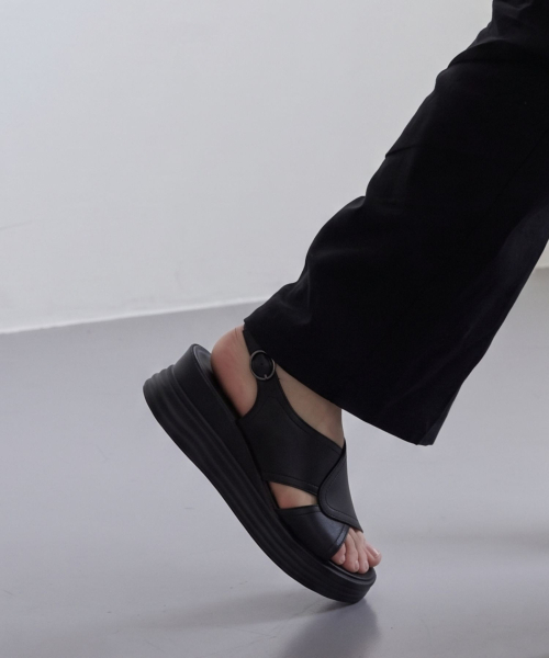 SPUR（シュプール）の「ノバモダンストラップサンダル ストラップサンダル 6.5cm -WS9050 (2カラー)（サンダル・レディース・ブラック/アイボリー・22.5cm/23cm/23.5cm/24cm/24.5cm/25cm）」の5枚目の写真