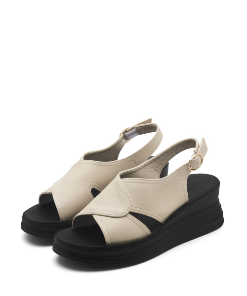 SPUR（シュプール）の「ノバモダンストラップサンダル ストラップサンダル 6.5cm -WS9050 (2カラー)（サンダル・レディース・ブラック/アイボリー・22.5cm/23cm/23.5cm/24cm/24.5cm/25cm）」の14枚目の写真