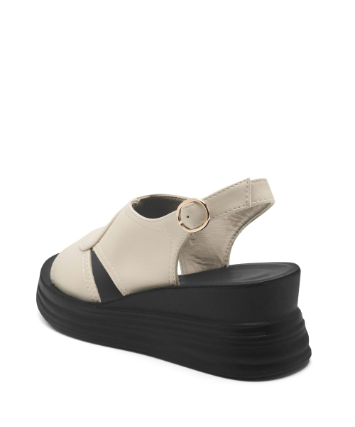 SPUR（シュプール）の「ノバモダンストラップサンダル ストラップサンダル 6.5cm -WS9050 (2カラー)（サンダル・レディース・ブラック/アイボリー・22.5cm/23cm/23.5cm/24cm/24.5cm/25cm）」の16枚目の写真