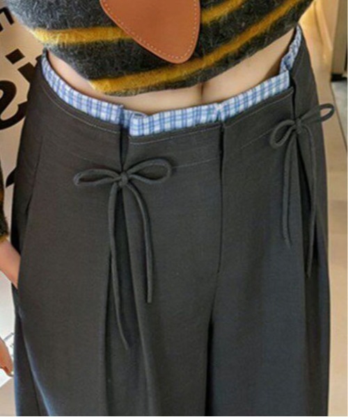 ＆soiree（アンドソワレ）の「チェックレイヤードリボン付きワイドパンツ（その他パンツ・レディース・グレー・X-LARGE/MEDIUM/LARGE/SMALL）」の2枚目の写真