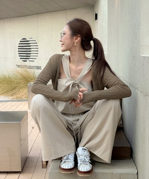 FAVORITO(ファヴォリート)の「ノースリーブトップスワイドパンツセットアップ(セットアップ・レディース・ベージュ/ブラック・F)」の4枚目の写真