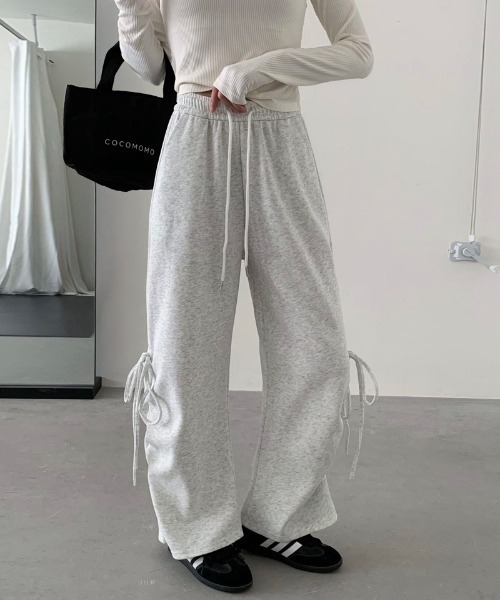 COCOMOMO(ココモモ)の「【カラー×サイズ展開あり】サイドギャザーリボンスウェットパンツ リボン スウェット パンツ ワイド スウェットパンツ ワイドパンツ イージーパンツ リボンパンツ(スウェットパンツ・レディース・ダークグレー/ブラック/グレー/ライトグレー・XL/L/M/S)」の11枚目の写真