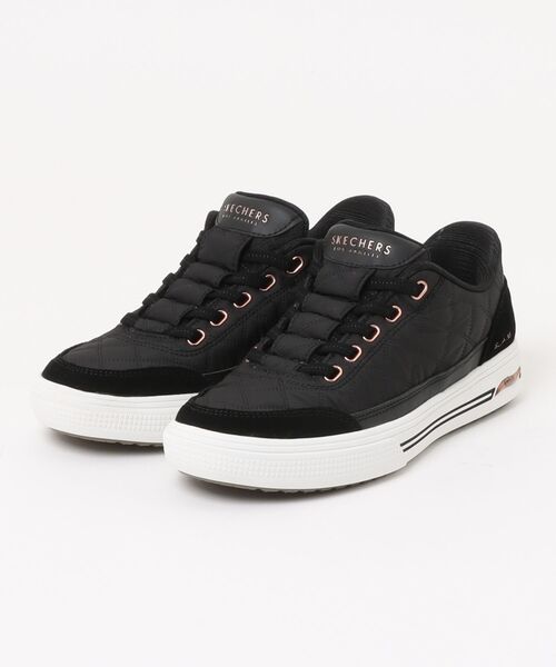 SKECHERS(スケッチャーズ)の「【SKECHERS】スケッチャーズ Slip-Ins:Arch Fit Arcade - Cozy Fit Cuddle Steps(スリップインズ:アーチフィット アーケード - コージーフィット カドル ステップス)177209(スニーカー・レディース・ブラック・24.0cm/24.5cm/25.0cm/22.5cm/23.0cm/23.5cm)」の1枚目の写真