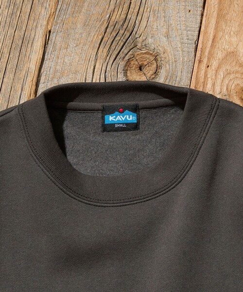 KAVU(カブー)の「KAVU/カブー 限定展開 カブー 別注 サークルロゴスウェット(スウェット・メンズ・ブラウン/グレイッシュベージュ/スミクロ/アッシュグレー・LARGE/SMALL/MEDIUM)」の20枚目の写真