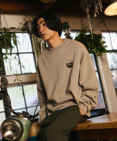 KAVU(カブー)の「KAVU/カブー 限定展開 カブー 別注 サークルロゴスウェット(スウェット・メンズ・ブラウン/グレイッシュベージュ/スミクロ/アッシュグレー・LARGE/SMALL/MEDIUM)」の7枚目の写真