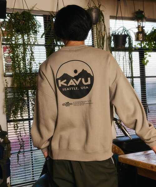 KAVU(カブー)の「KAVU/カブー 限定展開 カブー 別注 サークルロゴスウェット(スウェット・メンズ・ブラウン/グレイッシュベージュ/スミクロ/アッシュグレー・LARGE/SMALL/MEDIUM)」の11枚目の写真