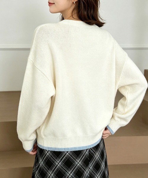 LEMOA(レモア)の「レタリング刺繍レイヤード風長袖ニットトップス(ニット/セーター・レディース・オフホワイト/グレー・FREE)」の6枚目の写真
