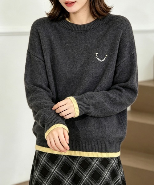 LEMOA(レモア)の「レタリング刺繍レイヤード風長袖ニットトップス(ニット/セーター・レディース・オフホワイト/グレー・FREE)」の12枚目の写真