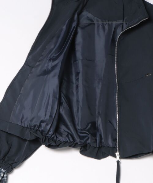WESTSEA(ウエストシー)の「チェック柄 袖口切替 スタンドカラー ボリュームスリーブ ショートブルゾン(ブルゾン・レディース・ベージュ/ネイビー・L/M)」の9枚目の写真